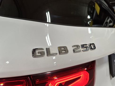 Certified 2022 Mercedes-Benz GLB 250 4MATIC image 12