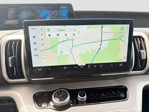 Certified 2025 Ford Expedition Active image 18