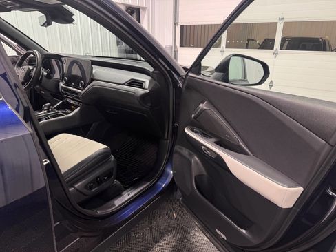 Used 2024 Lexus TX 500h AWD image 21