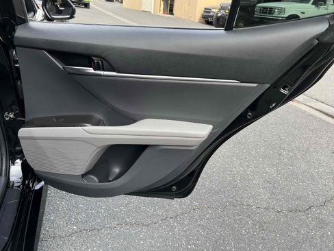 Used 2021 Toyota Camry LE image 70