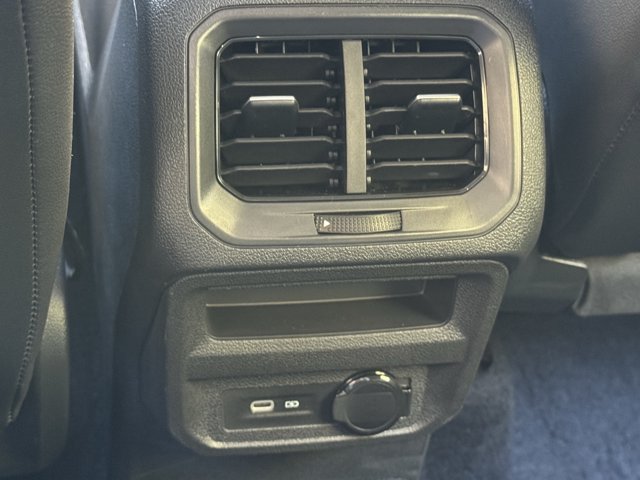 Used 2022 Volkswagen Tiguan SE FWD image 19