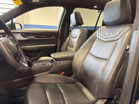 Used 2025 Cadillac XT6 Premium Luxury image 23