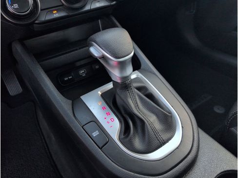 Used 2024 Kia Forte LXS w/ LXS Technology Package image 19