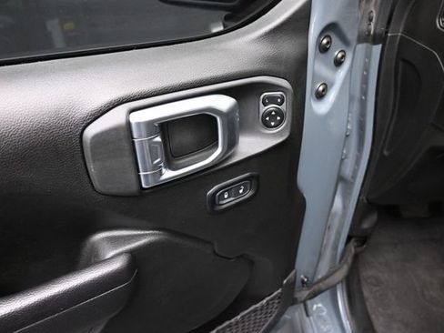 Used 2024 Jeep Gladiator Sport AWD/4WD image 14
