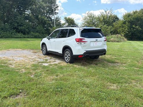 Used 2024 Subaru Forester Premium AWD/4WD image 3