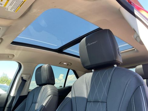 Certified 2023 Buick Envision Avenir AWD/4WD image 19