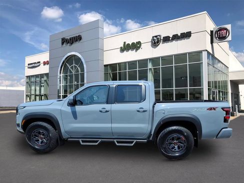 Used 2025 Nissan Frontier PRO-4X AWD/4WD image 6
