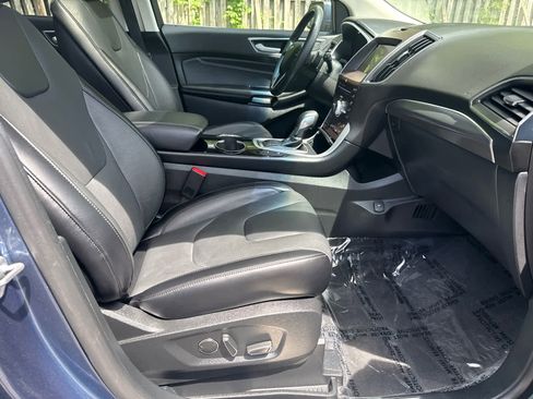 Used 2018 Ford Edge Titanium w/ Equipment Group 302A AWD/4WD image 12