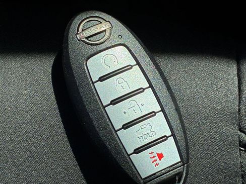 Used 2025 Nissan Altima 2.5 SV FWD image 24
