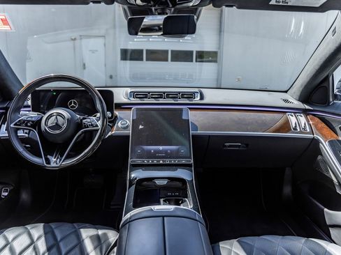 Used 2024 Mercedes-Benz S 580e 4MATIC Sedan image 29