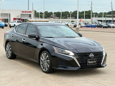 Certified 2023 Nissan Altima 2.5 SL FWD image 6
