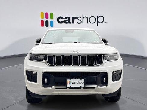 Used 2022 Jeep Grand Cherokee Overland w/ Luxury Tech Group IV AWD/4WD image 8