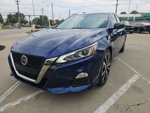 Used 2019 Nissan Altima 2.5 SR w/ SR Premium Package AWD/4WD image 8