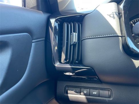 New 2025 Nissan Pathfinder SV w/ SV Premium Package image 20