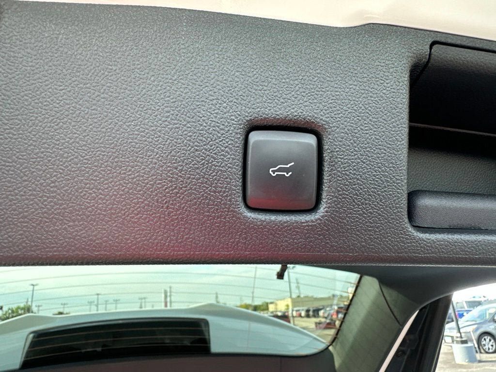 Certified 2024 Ford Escape ST-Line Select w/ Tech Pack #1 AWD/4WD image 10
