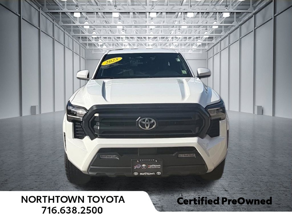Used 2025 Toyota Tacoma SR5 AWD/4WD image 4