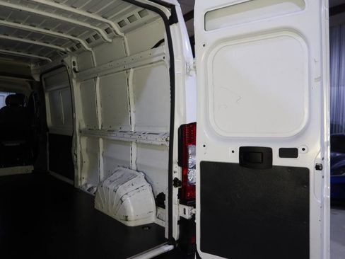 Used 2023 RAM ProMaster 2500 w/ Driver Convenience Group image 18