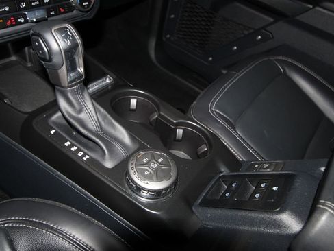 Used 2025 Ford Bronco Outer Banks image 16