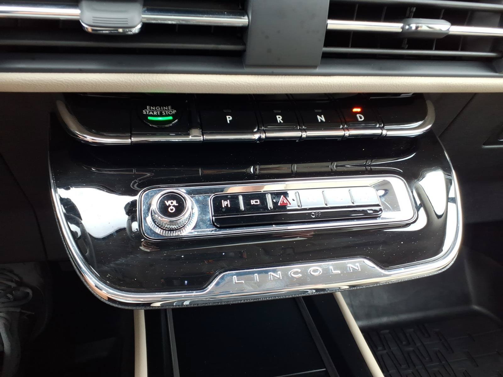 Used 2025 Lincoln Corsair AWD w/ Equipment Group 101A image 22