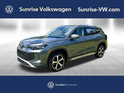 Certified 2025 Volkswagen Tiguan SE w/ Panoramic Sunroof Package