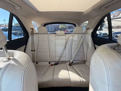 Used 2021 Mercedes-Benz GLE 350 4MATIC w/ Premium Package image 32