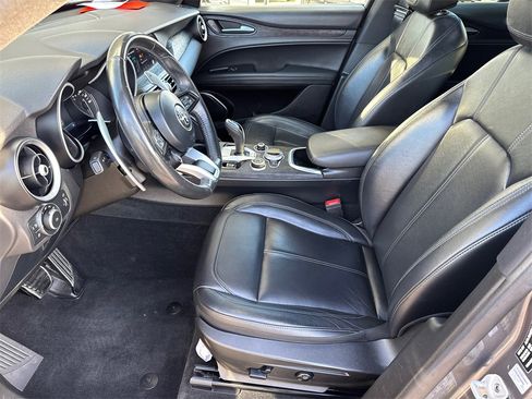 Used 2022 Alfa Romeo Stelvio Sprint image 25