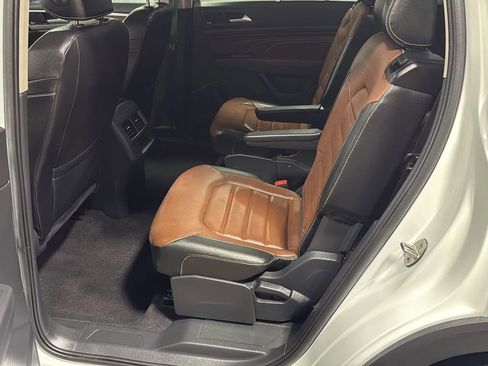 Used 2021 Volkswagen Atlas SEL Premium image 11