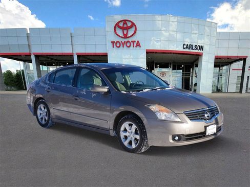 Used 2008 Nissan Altima 2.5 SL w/ SL Pkg image 2