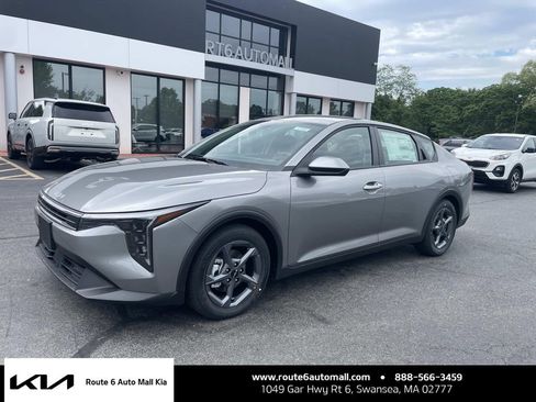 New 2026 Kia K4 FWD image 1