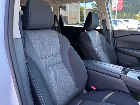 Used 2026 Nissan Rogue SV FWD image 17