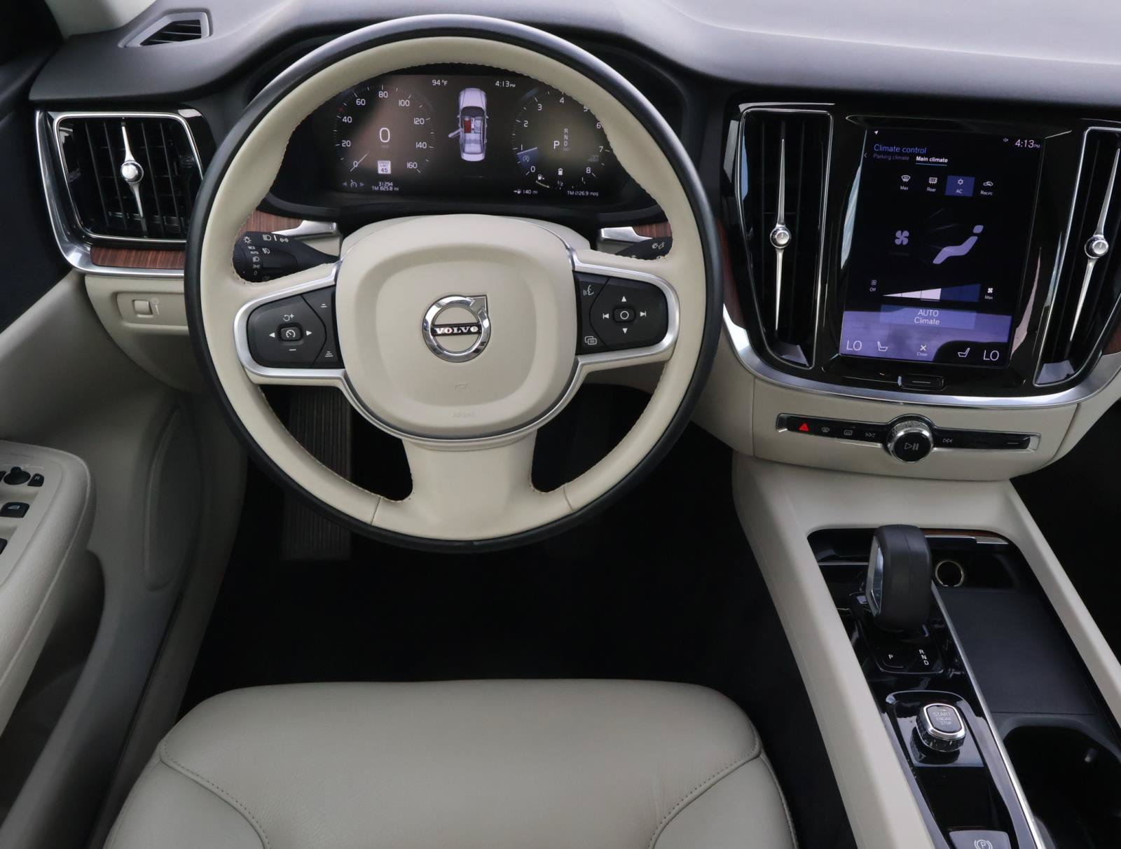 Used 2022 Volvo S60 B5 Momentum AWD/4WD image 8
