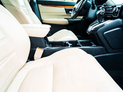 Used 2018 Honda CR-V Touring image 20