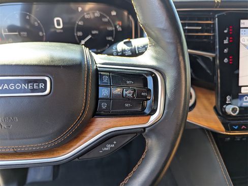 Used 2022 Jeep Grand Wagoneer Series III image 23