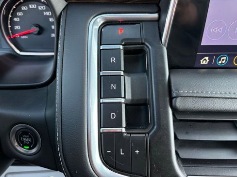 Used 2021 Chevrolet Tahoe Z71 w/ Z71 Signature Package image 39