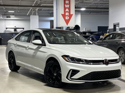 New 2026 Volkswagen Jetta SE FWD image 2