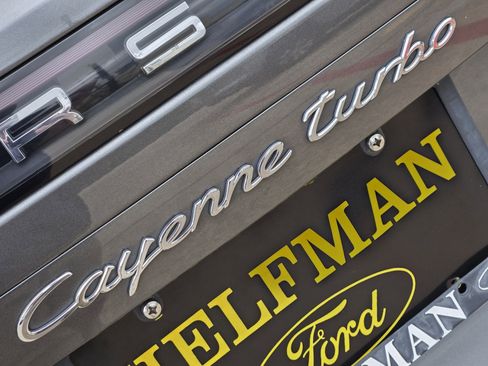 Used 2019 Porsche Cayenne Turbo image 8