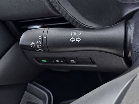Used 2025 Nissan Sentra SV FWD image 25