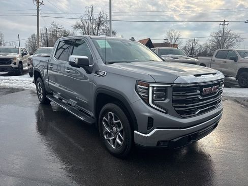 Used 2025 GMC Sierra 1500 SLT image 7