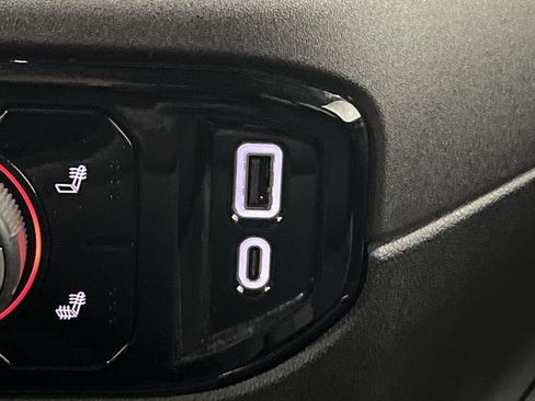 Used 2025 Chevrolet Silverado 1500 LT image 24