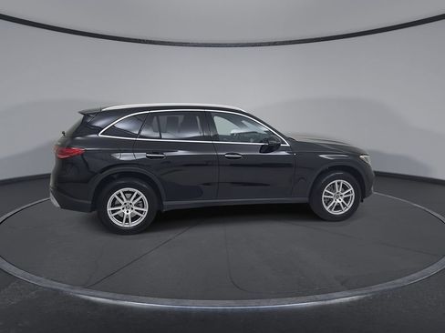 Used 2023 Mercedes-Benz GLC 300 4MATIC image 17