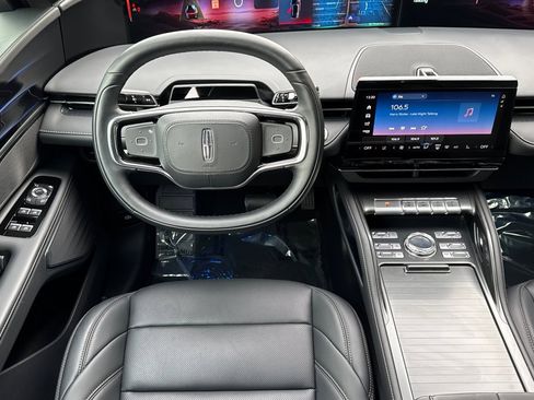 Used 2025 Lincoln Nautilus Premier w/ Jet Appearance Package image 14