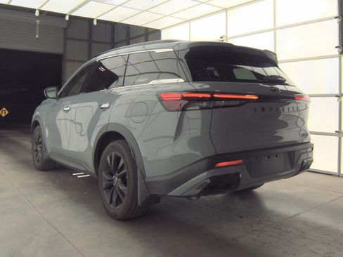 Certified 2025 INFINITI QX60 Luxe w/ Black Edition image 8