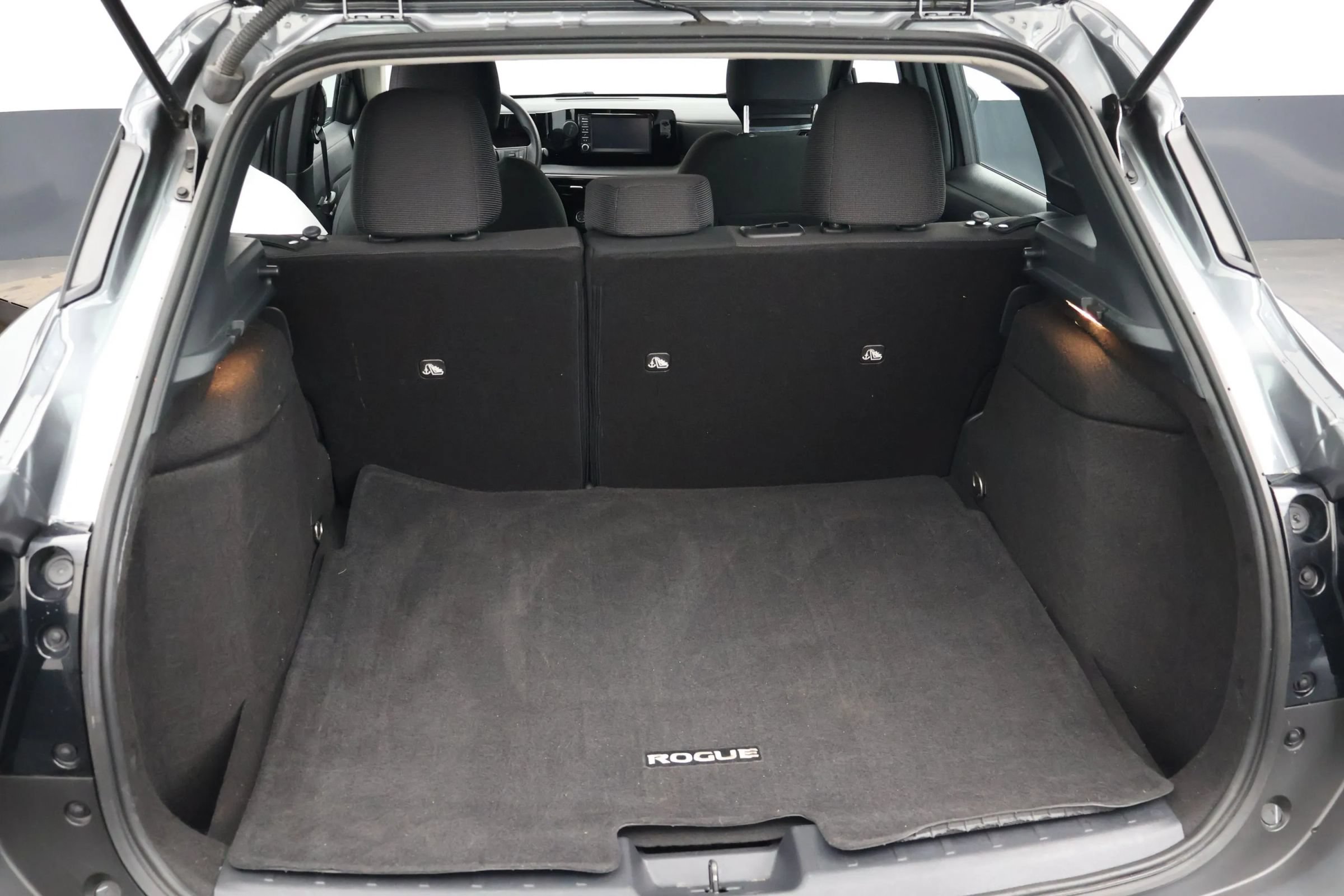 Used 2025 Nissan Kicks S AWD/4WD image 13