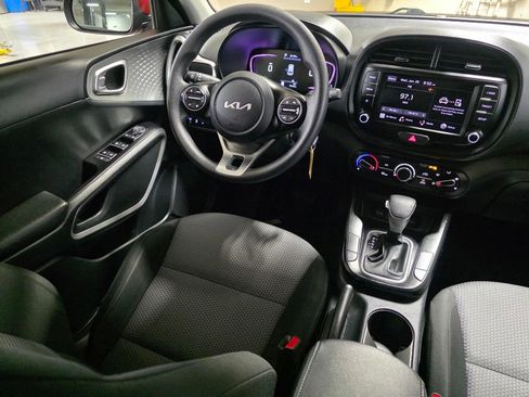 Used 2023 Kia Soul LX w/ Option Group 015 image 19