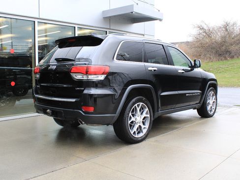 Used 2022 Jeep Grand Cherokee Limited w/ Trailer Tow Group IV image 8