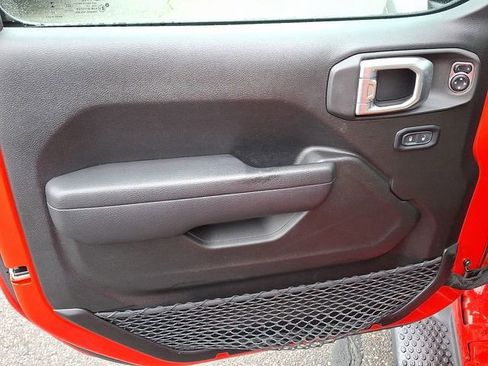 Used 2023 Jeep Wrangler Sport S image 9