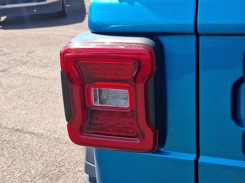 Used 2020 Jeep Wrangler Sport image 27