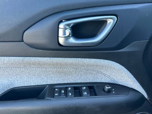 Used 2022 Jeep Compass Latitude w/ Convenience Group image 11