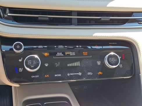Certified 2024 INFINITI QX60 Luxe AWD/4WD image 17