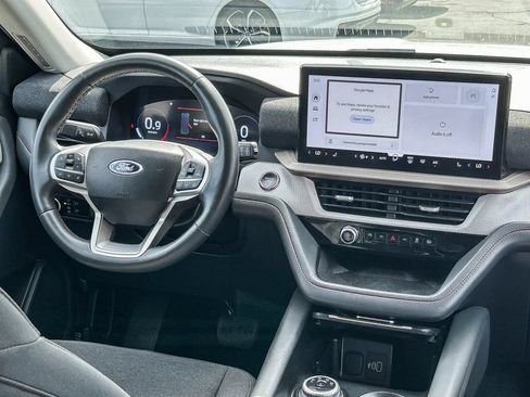 Used 2025 Ford Explorer Active RWD image 13